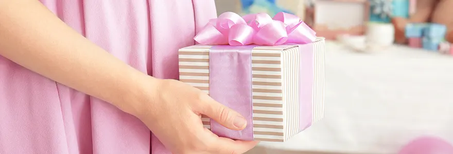 Comment selectionner le cadeau de naissance ideal pour les nouveaux parents