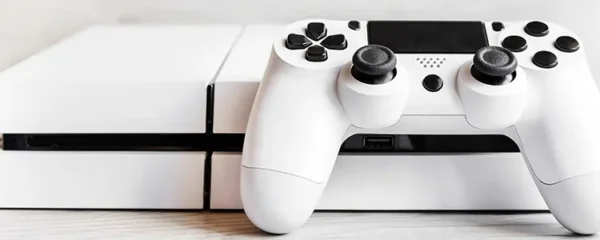 En quoi une console de jeu peut-elle ravir petits et grands en tant que cadeau ?