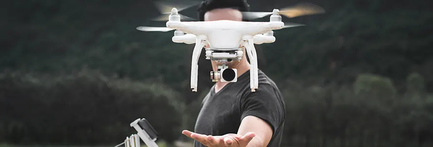Explorez le ciel avec un drone portable, les essentiels a connaitre