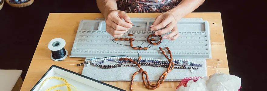 Les bijoux recycles, incarnent-ils l-eco-responsabilité dans la mode